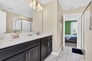 Shower, hair dryer, toilet paper