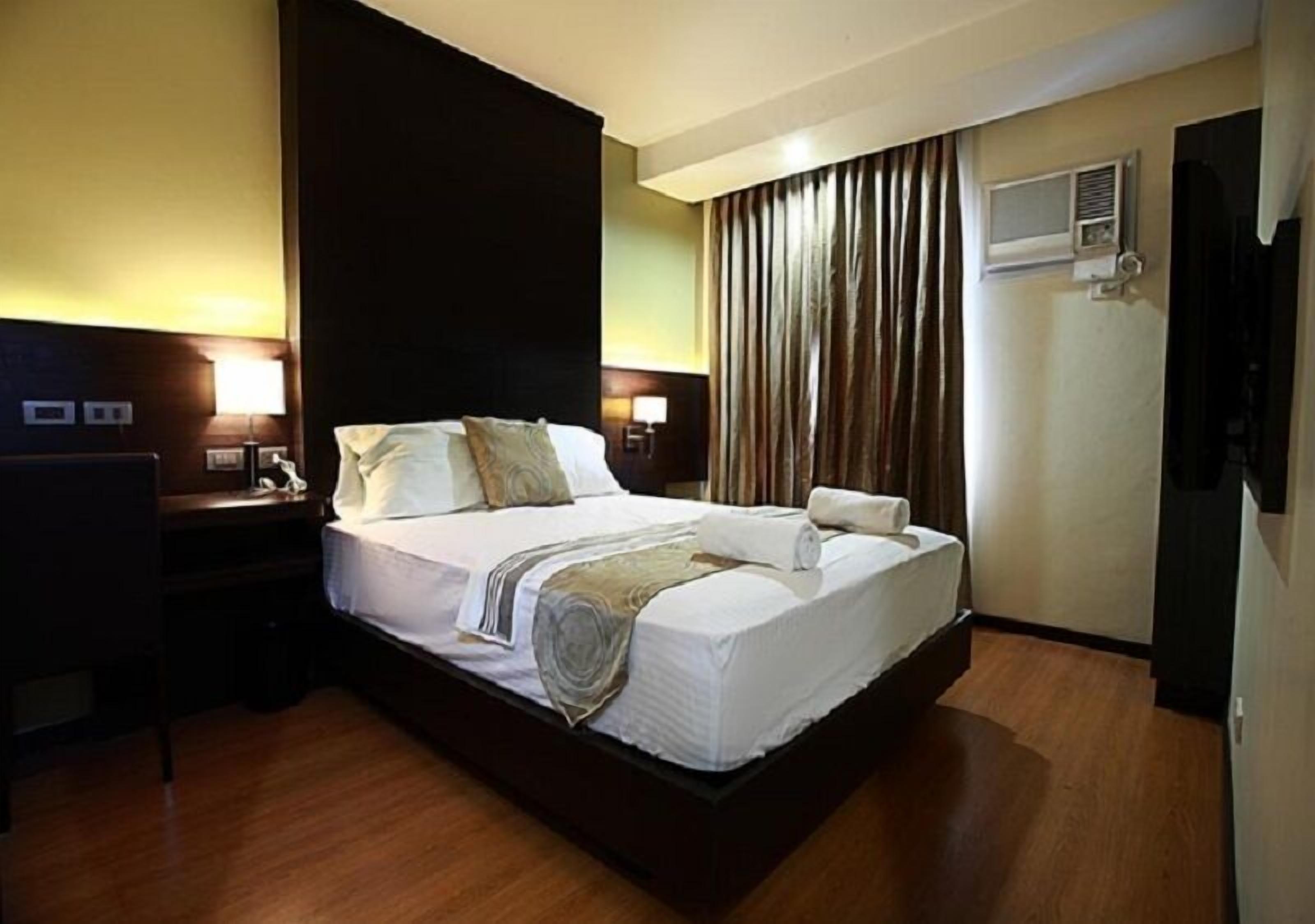 Photo - Lorenzzo Suites Hotel Makati