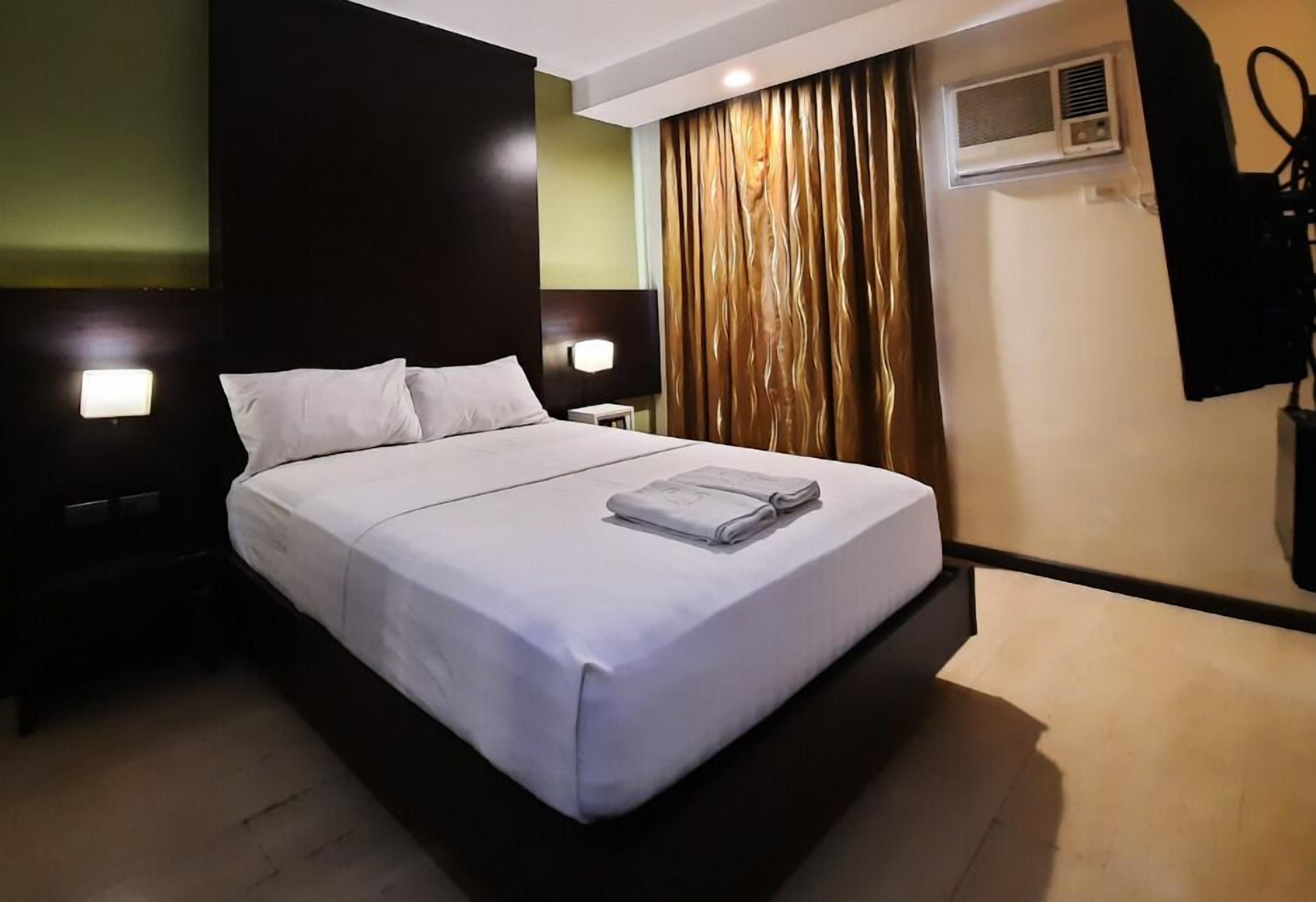 Photo - Lorenzzo Suites Hotel Makati