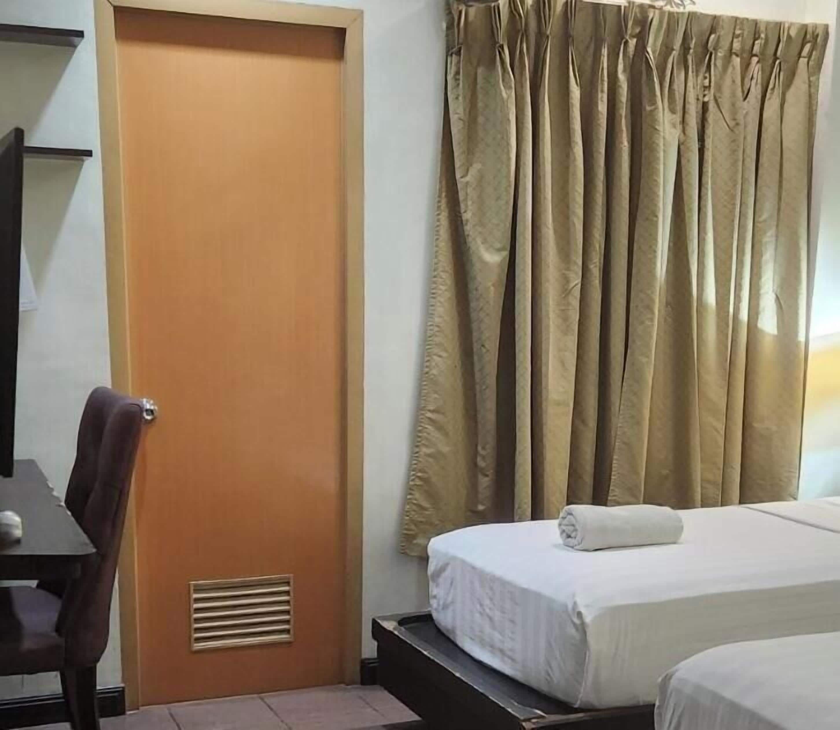 Photo - Lorenzzo Suites Hotel Makati