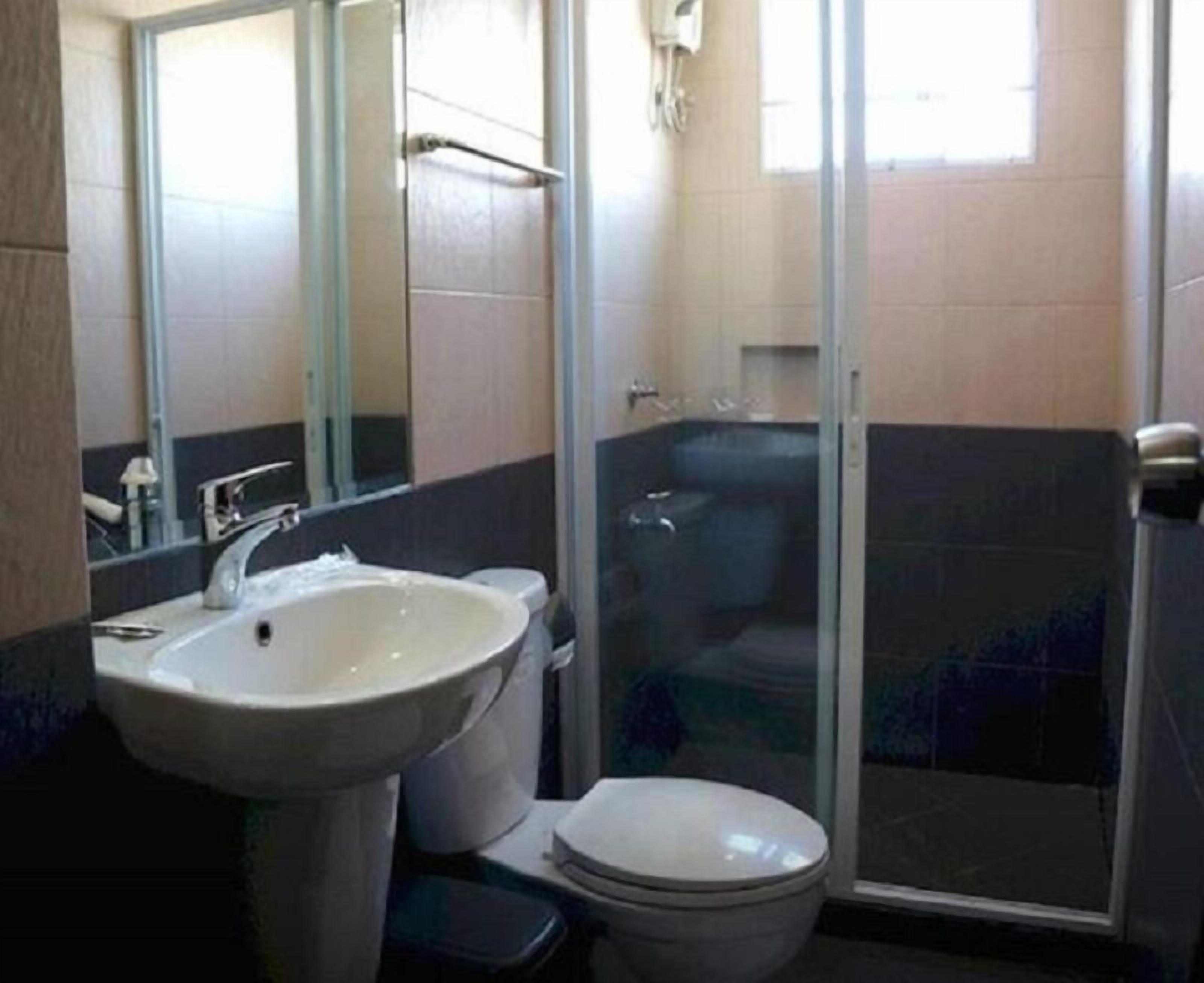 Photo - Lorenzzo Suites Hotel Makati