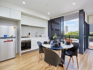 Dining - Modern 1-Bedroom Apartment in Central Gold Coast (Surfers Paradise)