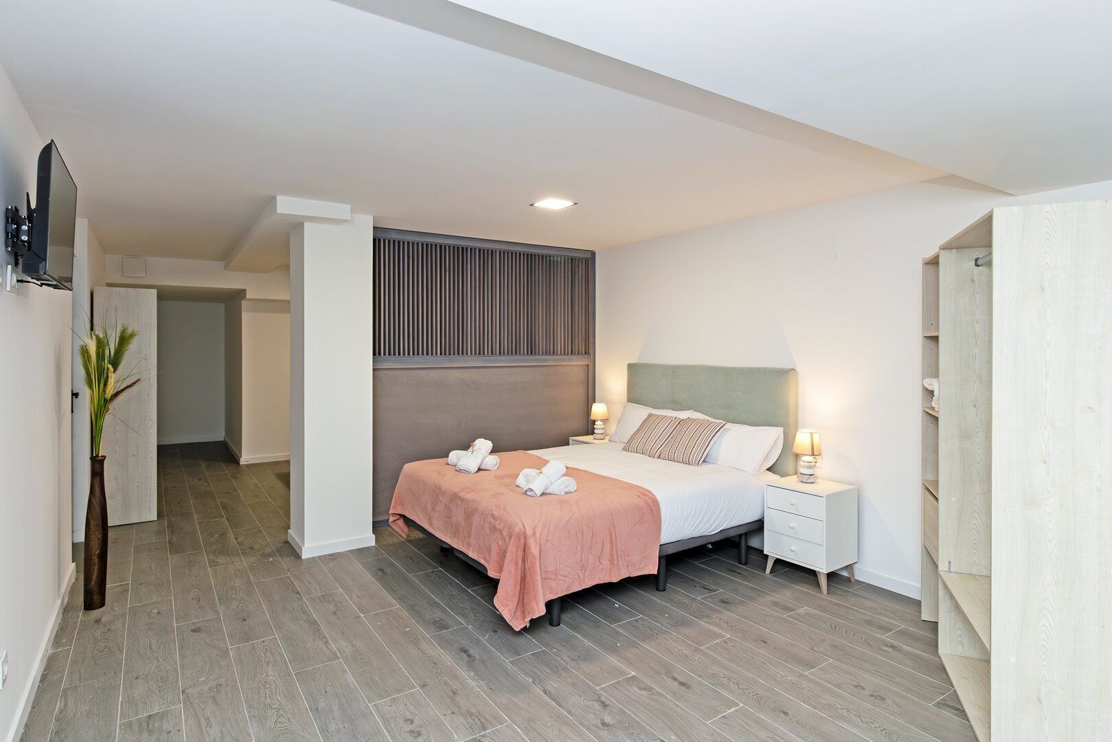 3 bedrooms, iron/ironing board, Internet, bed sheets