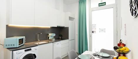 Fridge, microwave, dishwasher, coffee/tea maker