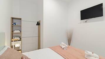 1 bedroom, iron/ironing board, internet, bed sheets