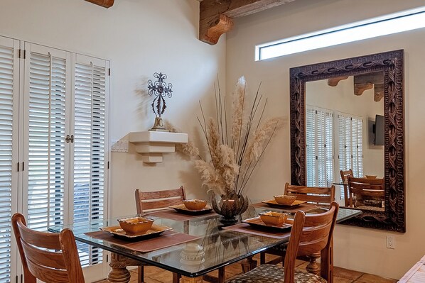 Dining - Spanish Rose Casa-Solara (Yuma)