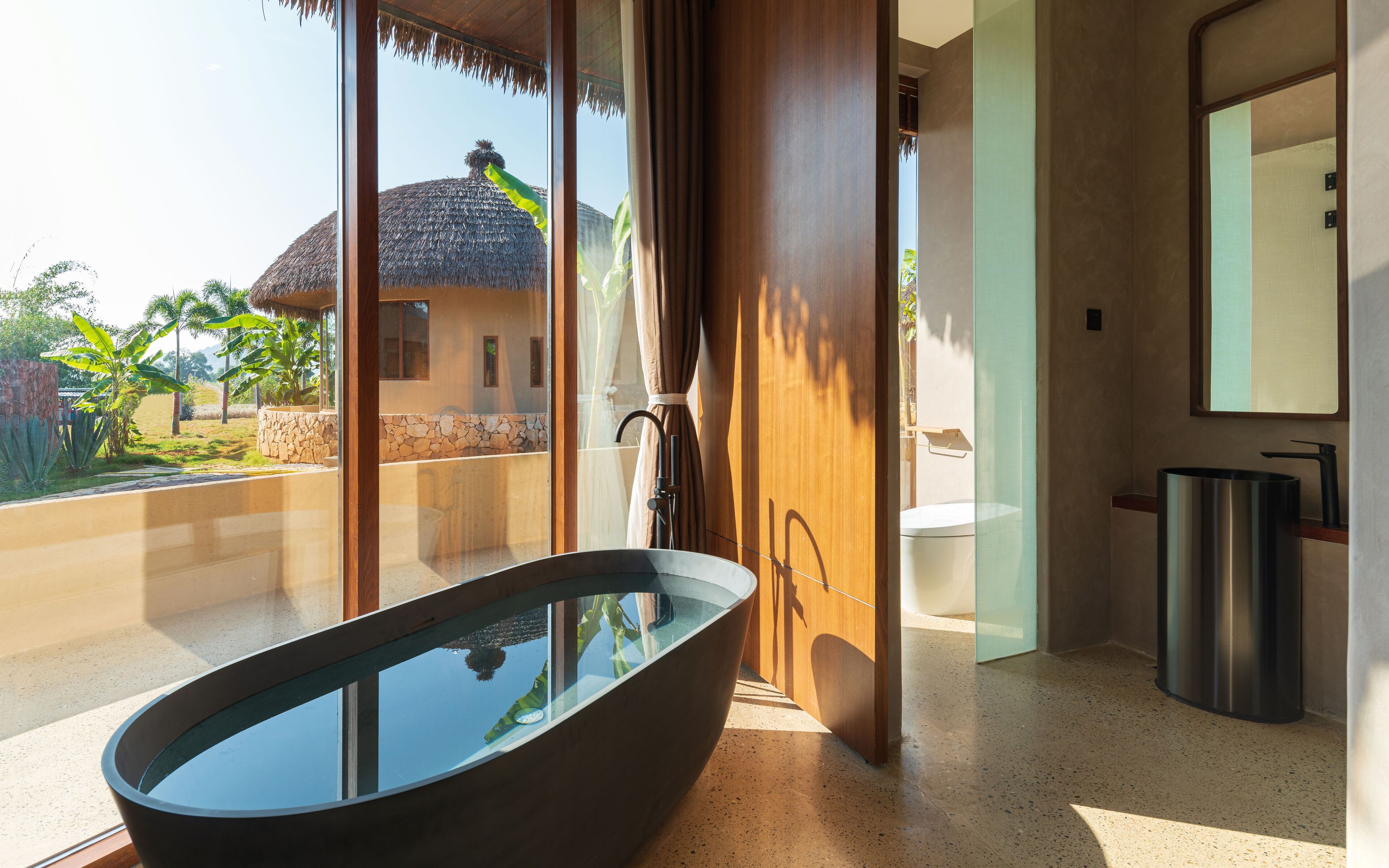 Exclusive House, Balcony, Garden View | Bathroom