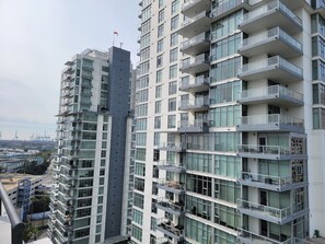 Exterior - The Sovereign on Ocean (Long Beach)