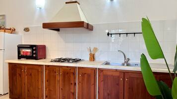 Kühlschrank, Ofen, Herdplatte, Toaster