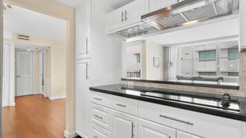 Apartment, Balcony | Private kitchen