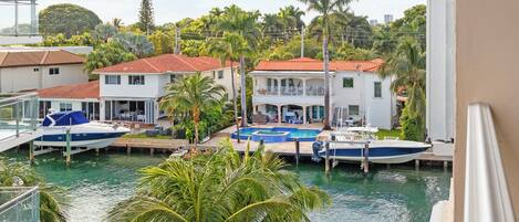 Pemandangan dari properti