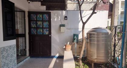 7 minutes to House form the chiang mai international airport 3.4 KM.