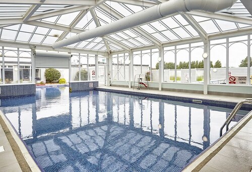 Luxury 2 Bedroom van  linen included Pets go Free