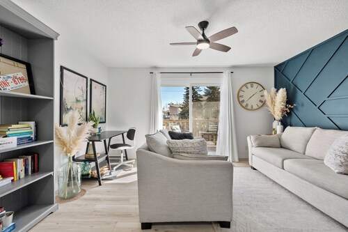 Charming 2-bedroom condo central NW