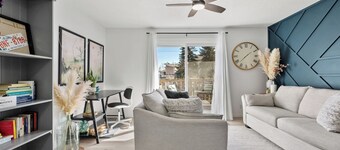 Charming 2-bedroom condo central NW