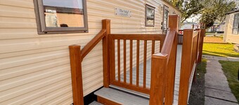 3 Bed Caravan - Side gated decking, WiFi, Pets