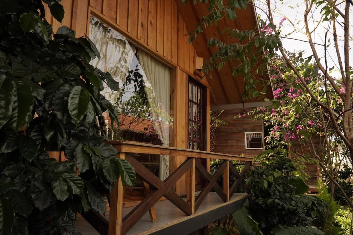 Deluxe Bungalow, Mountain View | 1 bedroom, desk, laptop workspace, blackout curtains