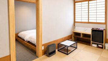 Deluxe Room, Slope side | Living area | TV, heated floors