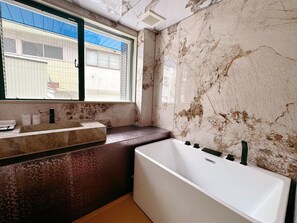 標準雙床房, 山景 | 浴室 | 免費盥洗用品、拖鞋、肥皂、洗髮精