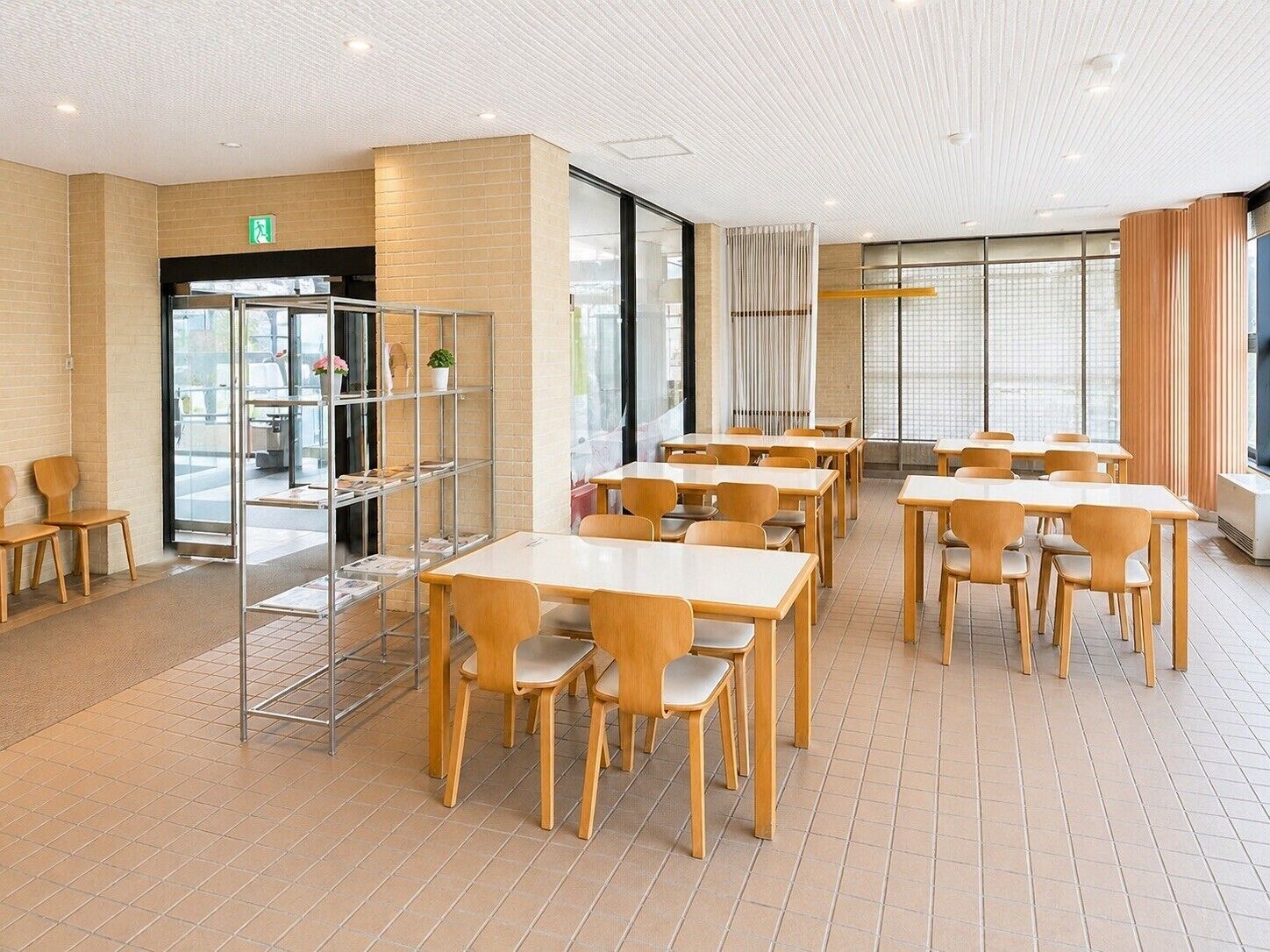 Siddeområde i lobbyen