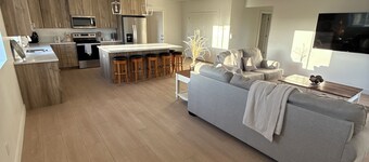Clean New 2 Bedroom, 2-Bath detached apartment