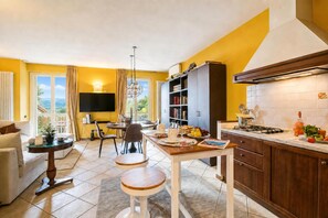 Dining - Alice Suite Terrace, lake view & Park, Gardone Riviera, Italy (Gardone Riviera)