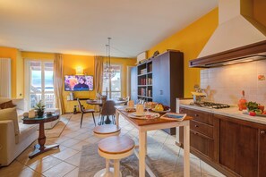 Dining - Alice Suite Terrace, lake view & Park, Gardone Riviera, Italy (Gardone Riviera)