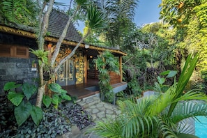 Comfort-Villa, 1 Doppelbett, Hügelblick