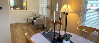 Charming 2-bedroom house with gated yard in delightful Kentwood
