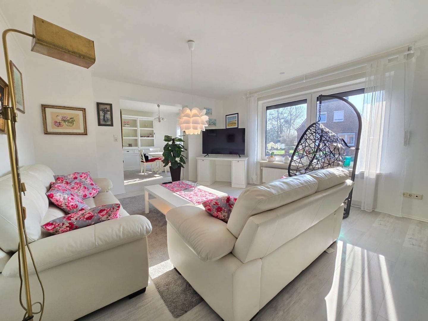 TV, fireplace, stereo