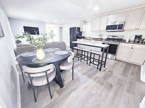 5 Min to Elon | Car Rental Avail. | Washer/Dryer