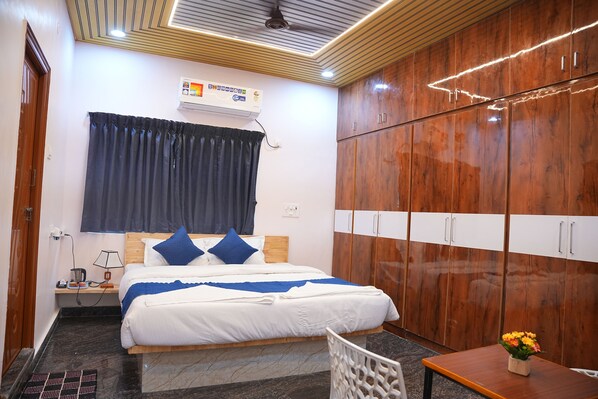 Deluxe Room | Free WiFi - SAMASTA HOME STAY (Tirupati)