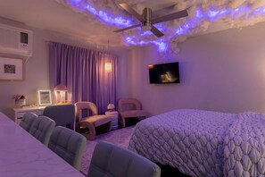 Bureau, fer et planche à repasser, lit parapluie, Wi-Fi gratuit