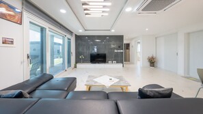 Habitación básica, 2 habitaciones (101 (ocean view)) | 2 dormitorios y wifi gratis