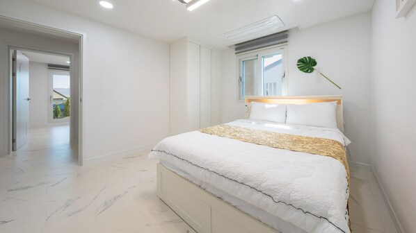 Basic Room, 2 Bedrooms (101 (ocean view))