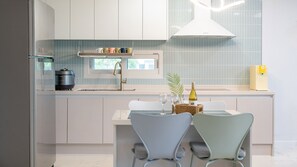 ベーシック ルーム 2 ベッドルーム (101 (ocean view)) | 1 室のベッドルーム、WiFi (無料)