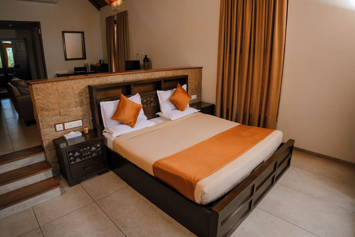 Chambre Premium, 1 très grand lit, balcon, vue piscine