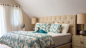 3 bedrooms, desk, iron/ironing board, free WiFi
