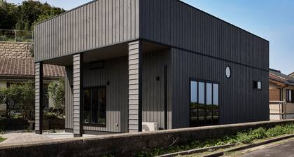 TAKASAKI STAY, an inn located about a 1-minute walk from Takasaki Beach in Mitsui Raku, Fukue Island, Goto Islands.