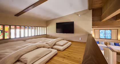 TAKASAKI STAY, an inn located about a 1-minute walk from Takasaki Beach in Mitsui Raku, Fukue Island, Goto Islands.