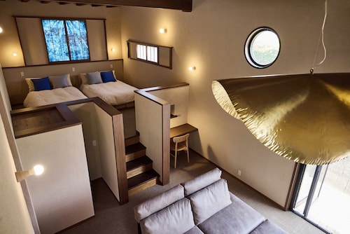 TAKASAKI STAY, an inn located about a 1-minute walk from Takasaki Beach in Mitsui Raku, Fukue Island, Goto Islands.