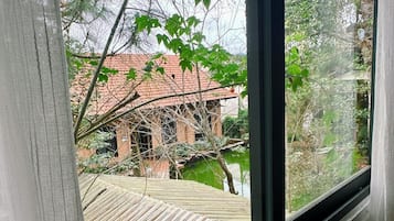 Basic Single Room, Garden View | Lake view