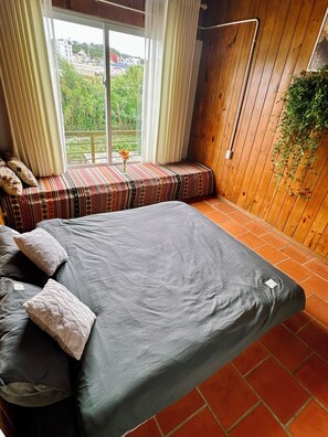 1 chambre, espace de travail pour ordinateur portable