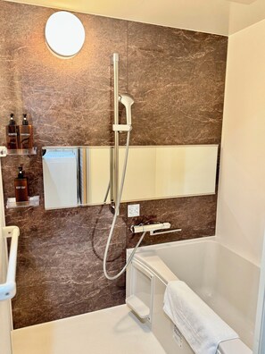 Comfort-Suite, Nichtraucher | Badezimmer | Hausschuhe