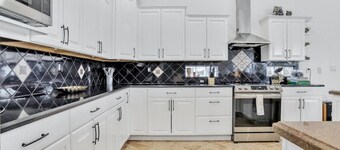 Casa Asaka  Waterfront  Pool  Paradise