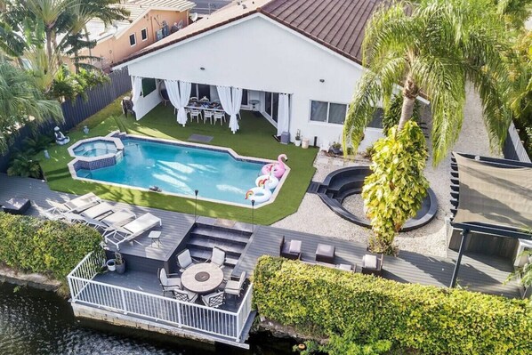 Alberca al aire libre 