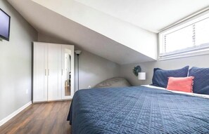 2 habitaciones, escritorio, tabla de planchar con plancha y wifi gratis