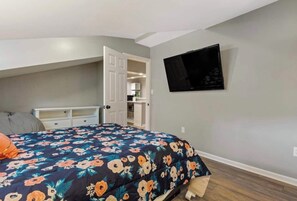 2 habitaciones, escritorio, tabla de planchar con plancha y wifi gratis 