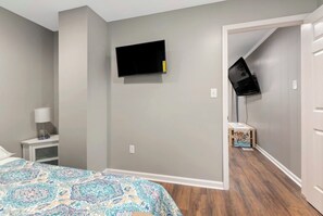 2 bedrooms, desk, iron/ironing board, free WiFi