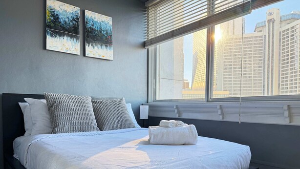 3 bedrooms, desk, iron/ironing board, WiFi - Downtown Atlanta Condo with City Views (Atlanta)
